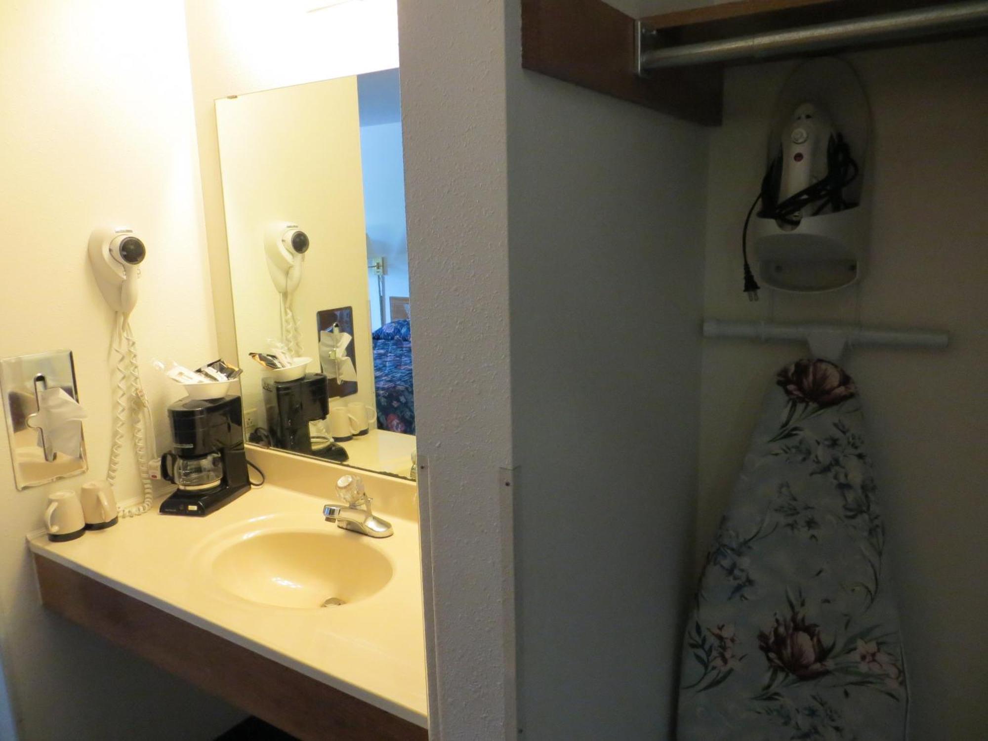Super 8 by Wyndham Du Quoin Hotel Ruang foto