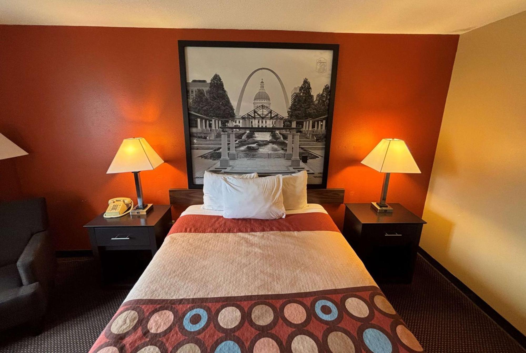 Super 8 by Wyndham Du Quoin Hotel Bagian luar foto