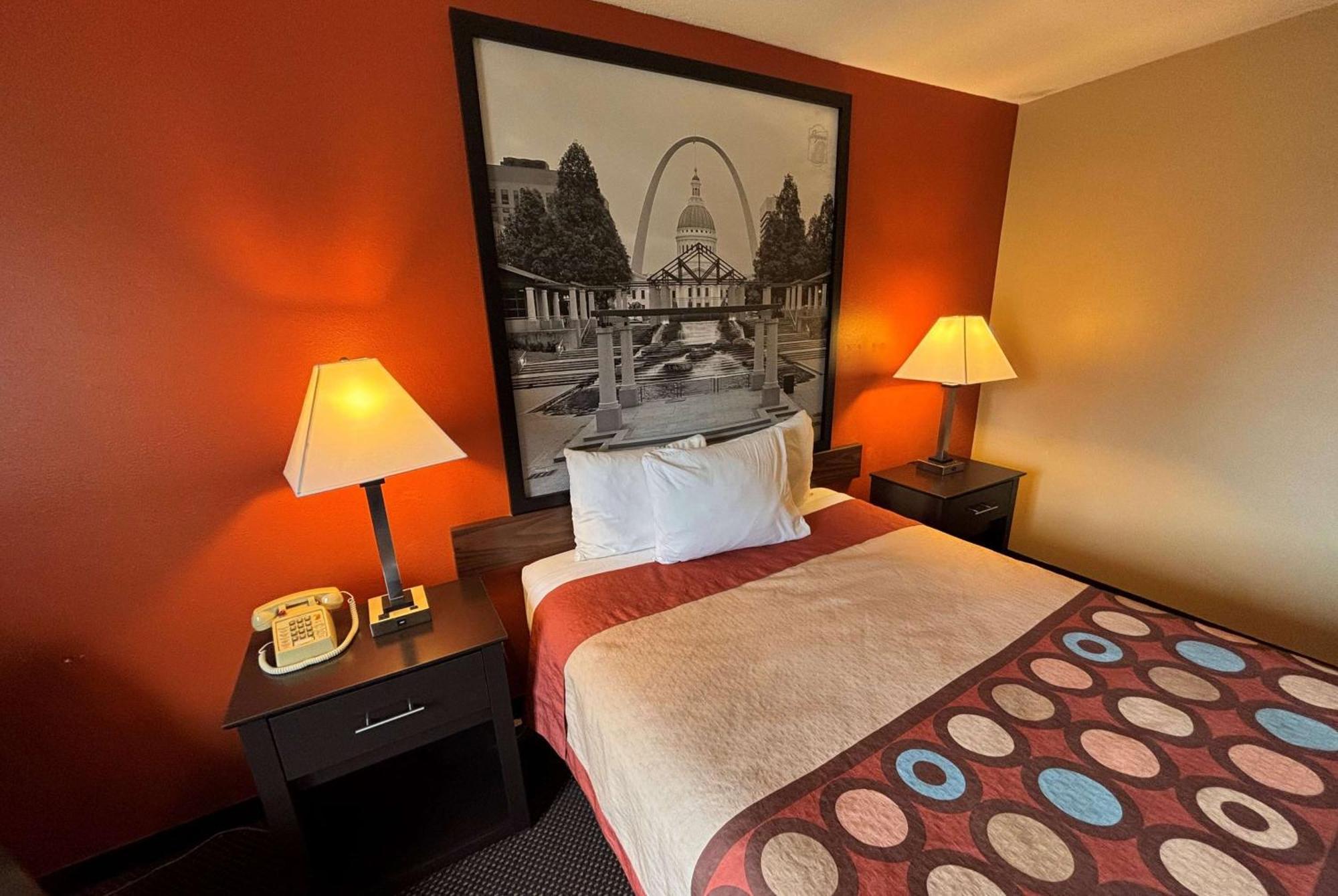 Super 8 by Wyndham Du Quoin Hotel Bagian luar foto